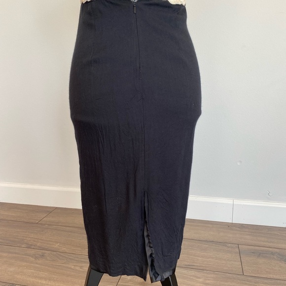 Black business sheath dress with embroidered bodice detailing - Picture 5 of 5